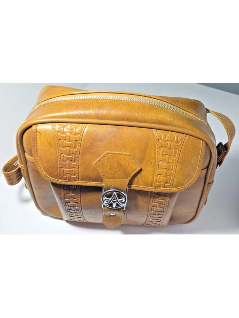 Vintage 1978 American Tourister Faux Leather Shoulder Bag Tan Camera Style AT